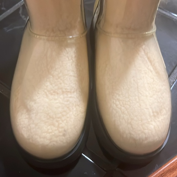 Women’s Ugg Classic Clear boots - Picture 5 of 8